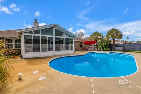 1542 Sandcliff Dr, Pensacola, FL 32507