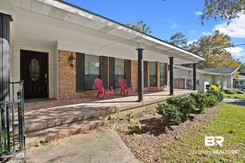 2705 E Woodcliff Dr, Mobile, AL 36693 photo 2