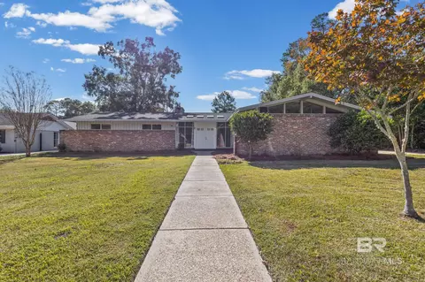 3913 Pembrocke Ave, Mobile, AL 36608