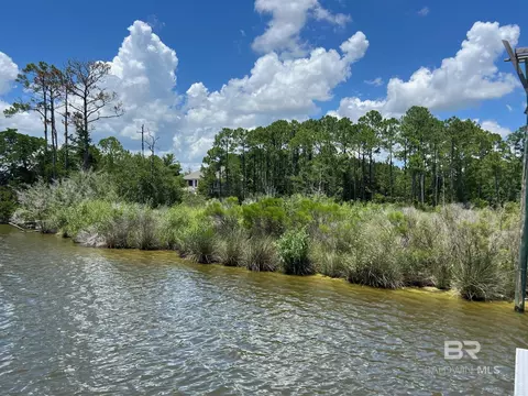 9037 Bay Point Dr, Elberta, AL 36530