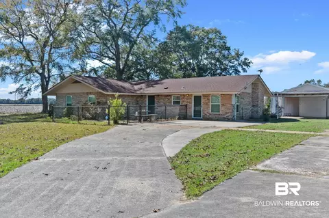 236 Beacon Ln, Atmore, AL 36502