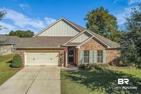 243 Hawthorne Cir, Fairhope, AL 36532