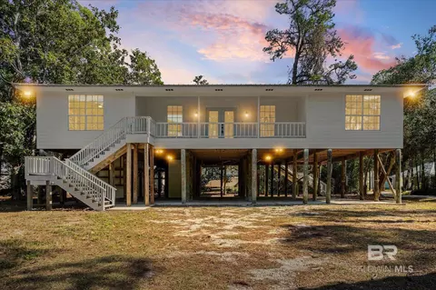610 General Gaines Pl, Dauphin Island, AL 36528