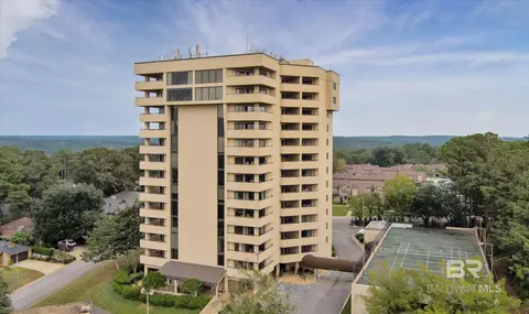 100 Tower Dr #403, Daphne, AL 36526