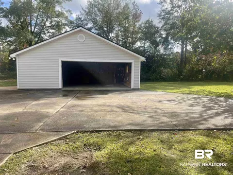 13850 Celeste Rd, Chunchula, AL 36521 photo 4