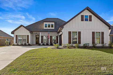 392 Garrison Blvd, Fairhope, AL 36532