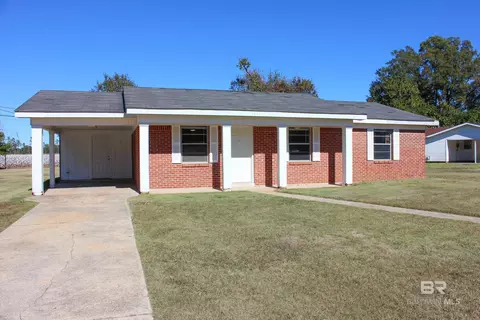 141 Holt St, Flomaton, AL 36441