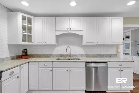 18 York Pl, Mobile, AL 36608 photo 9