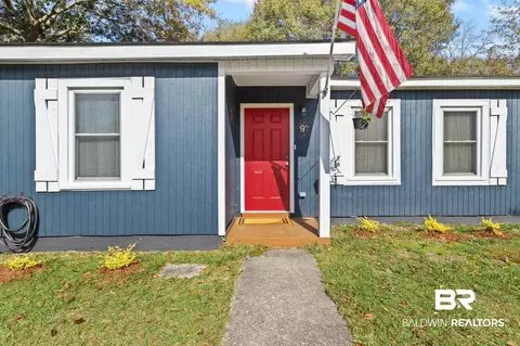 507 E Pine St, Atmore, AL 36502 photo 2