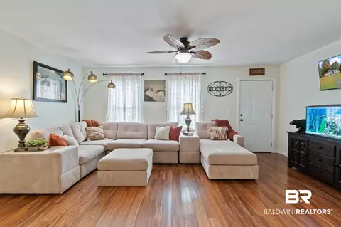 507 E Pine St, Atmore, AL 36502 photo 4