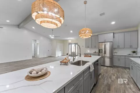 Kitchen - 11072 Tall Timber Ln, Elberta, AL 36530 photo 2 of 4