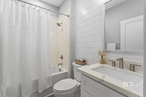 Bath - 11072 Tall Timber Ln, Elberta, AL 36530 photo 7 of 9