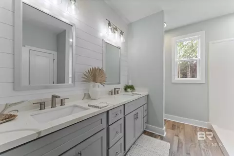 Bath - 11072 Tall Timber Ln, Elberta, AL 36530 photo 1 of 9