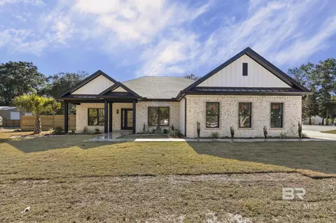 10180 Pineview Ln, Foley, AL 36535