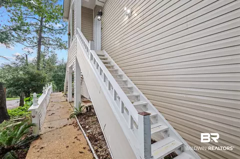 110 5th St #203C, Daphne, AL 36526