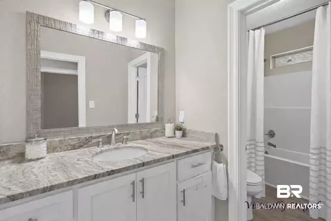 Bath - 21399 Brick Stack Ln, Fairhope, AL 36532 photo 2 of 4