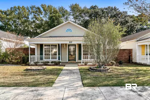 27 Cottage Dr, Fairhope, AL 36532