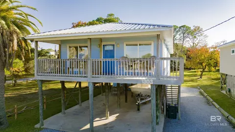 1303 Chaumont Ave, Dauphin Island, AL 36528