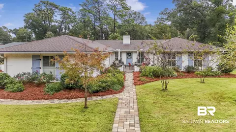 453 Boone Ln, Fairhope, AL 36532
