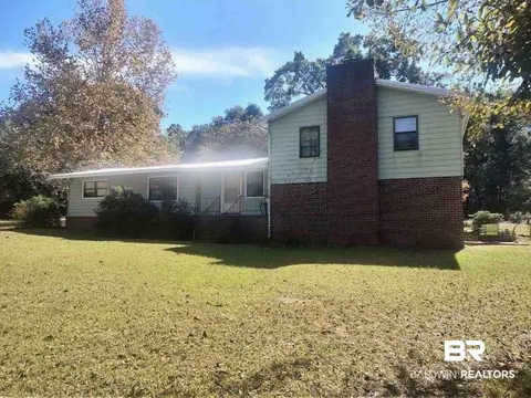 181 W State Line Rd, Century, FL 32535
