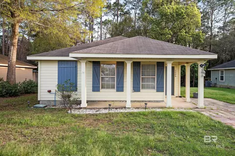 2008 Ridgewood Dr, Lillian, AL 36549