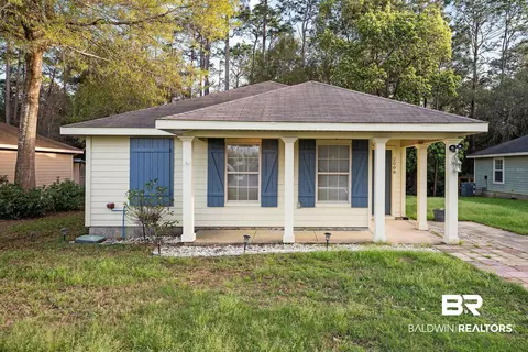 2008 Ridgewood Dr, Lillian, AL 36549