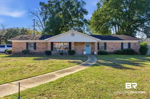 6 Oak Ave, Satsuma, AL 36572