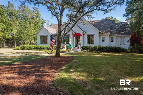 201 Flatwoods Dr, Fairhope, AL 36532