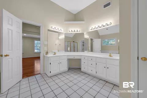 Bath - 1262 Patrick St, Daphne, AL 36526 photo 6 of 6