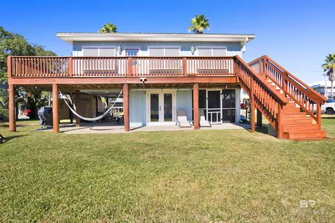 217 W 4th Ave, Gulf Shores, AL 36542