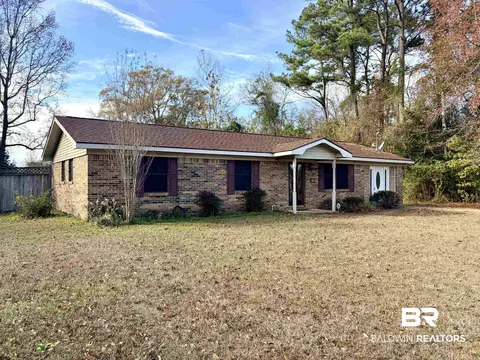 302 Woodlawn Ave, Atmore, AL 36502