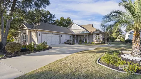 523 Retreat Ln, Gulf Shores, AL 36542