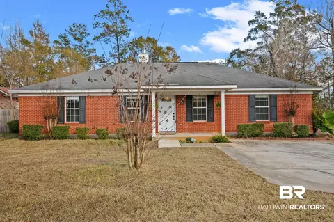 906 St Nicholas Ave, Brewton, AL 36426