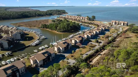 4068 Spinnaker Dr #202, Gulf Shores, AL 36542