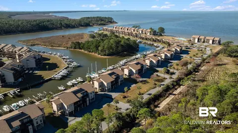 4068 Spinnaker Dr #202, Gulf Shores, AL 36542