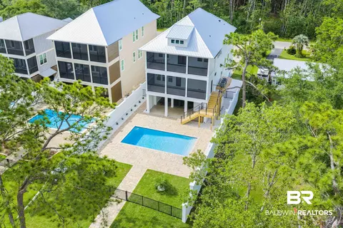 808 W Canal Dr, Gulf Shores, AL 36542
