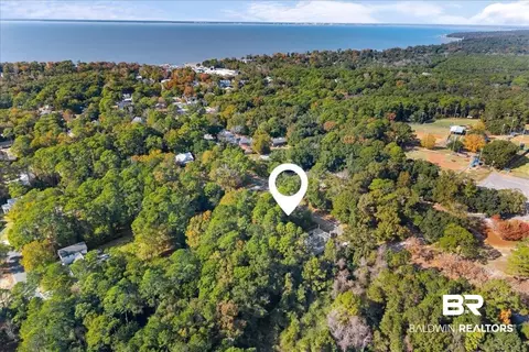 620 Volanta Ave, Fairhope, AL 36532