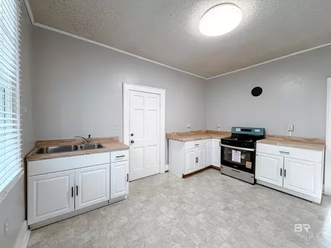206 1st St, Chickasaw, AL 36611 photo 11
