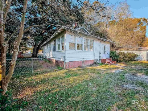 206 1st St, Chickasaw, AL 36611 photo 22