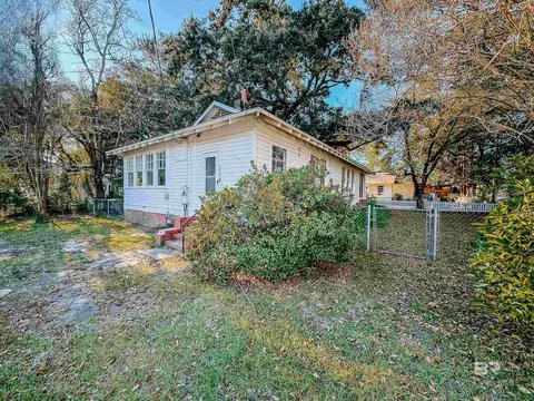 206 1st St, Chickasaw, AL 36611 photo 23