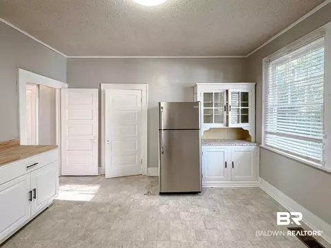 206 1st St, Chickasaw, AL 36611 photo 12
