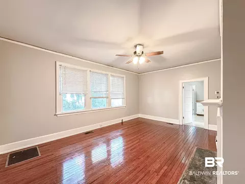206 1st St, Chickasaw, AL 36611 photo 8