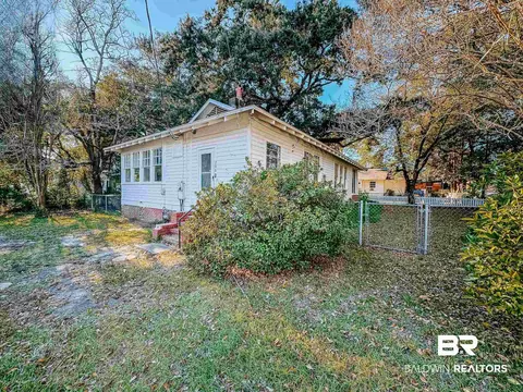 206 1st St, Chickasaw, AL 36611 photo 23