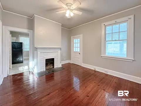 206 1st St, Chickasaw, AL 36611 photo 14