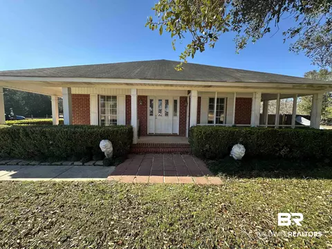 10761 Cowart Rd, Mobile, AL 36695