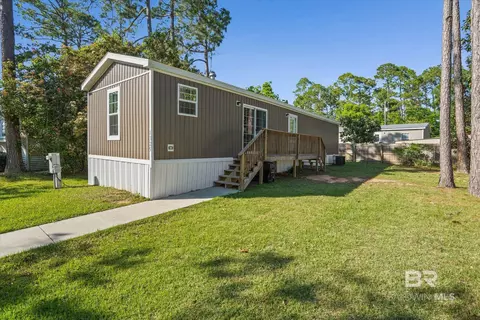 1325 Ridgewood Dr, Lillian, AL 36549