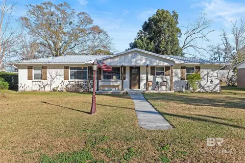 22170 Fairway Dr, Robertsdale, AL 36567