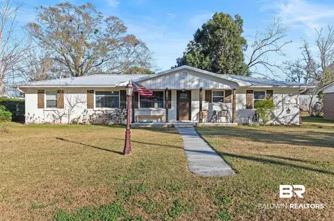 22170 Fairway Dr, Robertsdale, AL 36567