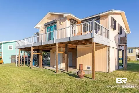 326 W 3rd Ave, Gulf Shores, AL 36542