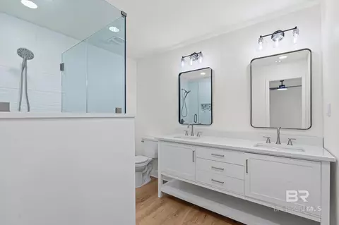 Bath - 301 E Indian Creek Dr, Mobile, AL 36607 photo 1 of 3